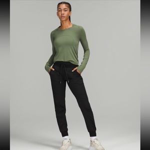 Lululemon Dance studio Jogger size 0